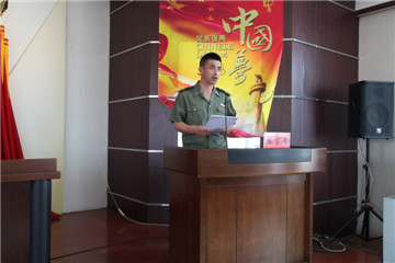 先進黨員代表發(fā)言.JPG