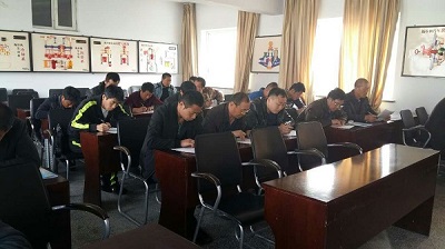 琿春市農(nóng)機(jī)安全監(jiān)理站開展春季農(nóng)機(jī)駕駛員理論考試