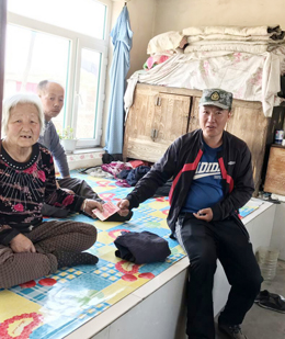 伊通縣小孤山農機站幫扶貧困戶(圖文)