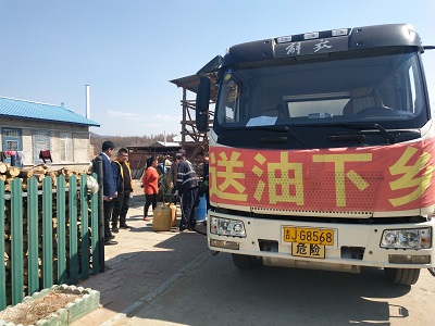 琿春市農(nóng)機局開展2019春季“送油下鄉(xiāng)”惠民活動