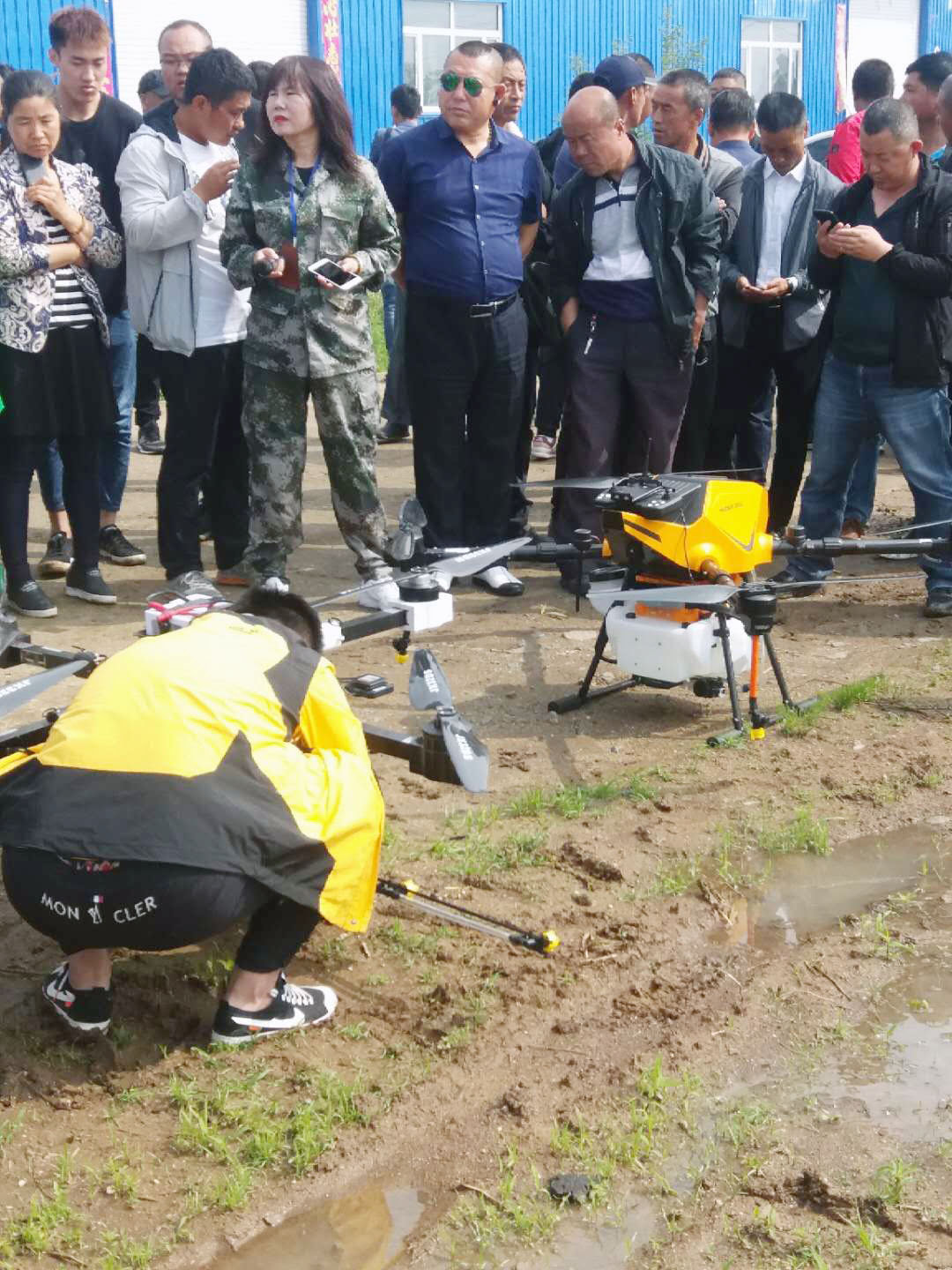 伊通縣景臺鎮(zhèn)農(nóng)機站參加農(nóng)技推廣體系改革與建設項目機械植?，F(xiàn)場會(圖文)