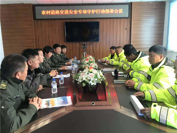 龍井市農(nóng)機監(jiān)理站聯(lián)合交警部門保障秋收期間農(nóng)村道路交通安全
