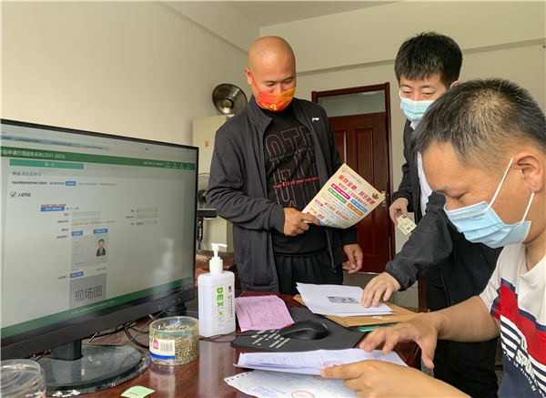 龍井市農(nóng)機(jī)總站全力以赴做好農(nóng)機(jī)補(bǔ)貼工作
